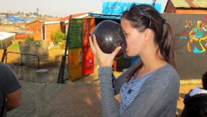 Bier trinken in Soweto (Foto: Sabina Schneider)